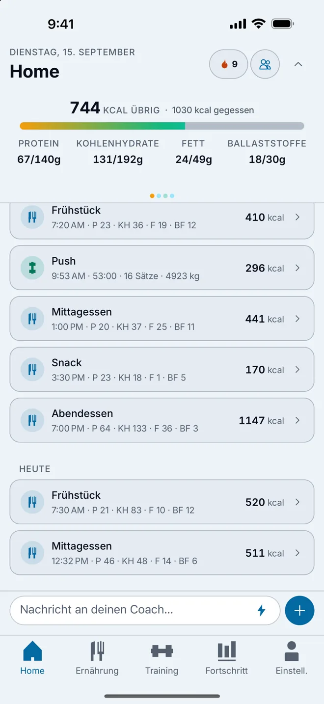 Der Home-Screen von FitVT AI mit den Kalorien, Makros und dem Training des Tages.